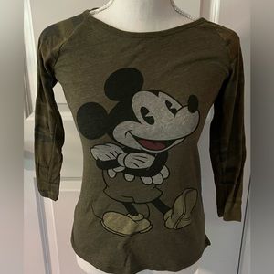Women’s XS Disney 3/4 camp sleeve tee.